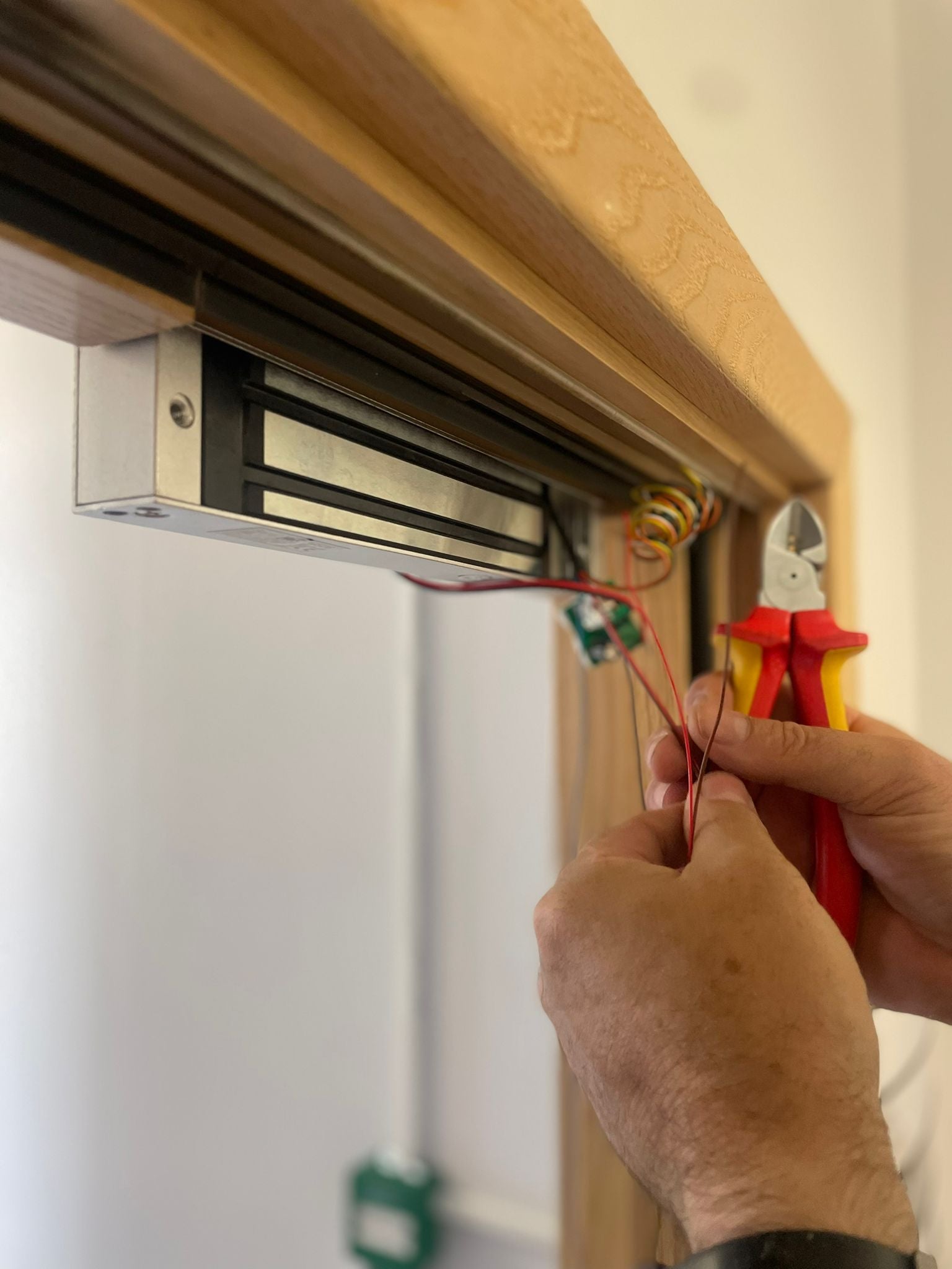 Internal Magnetic Lock